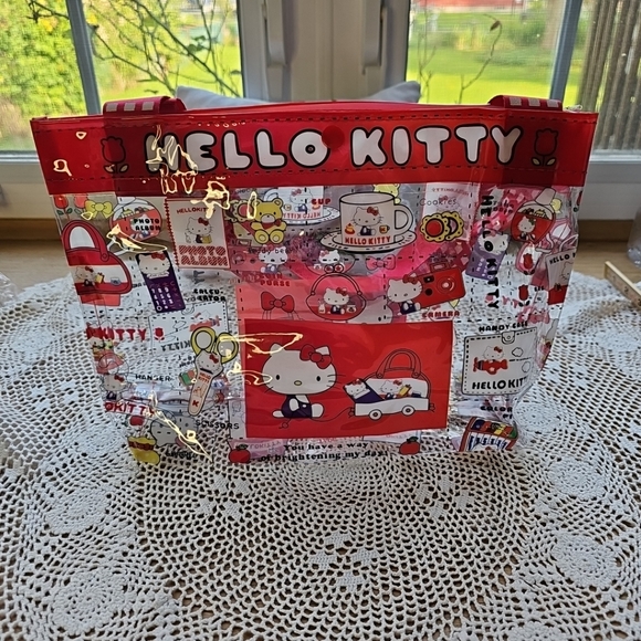 Hello Kitty Plastic Tote NEW - Picture 1 of 11